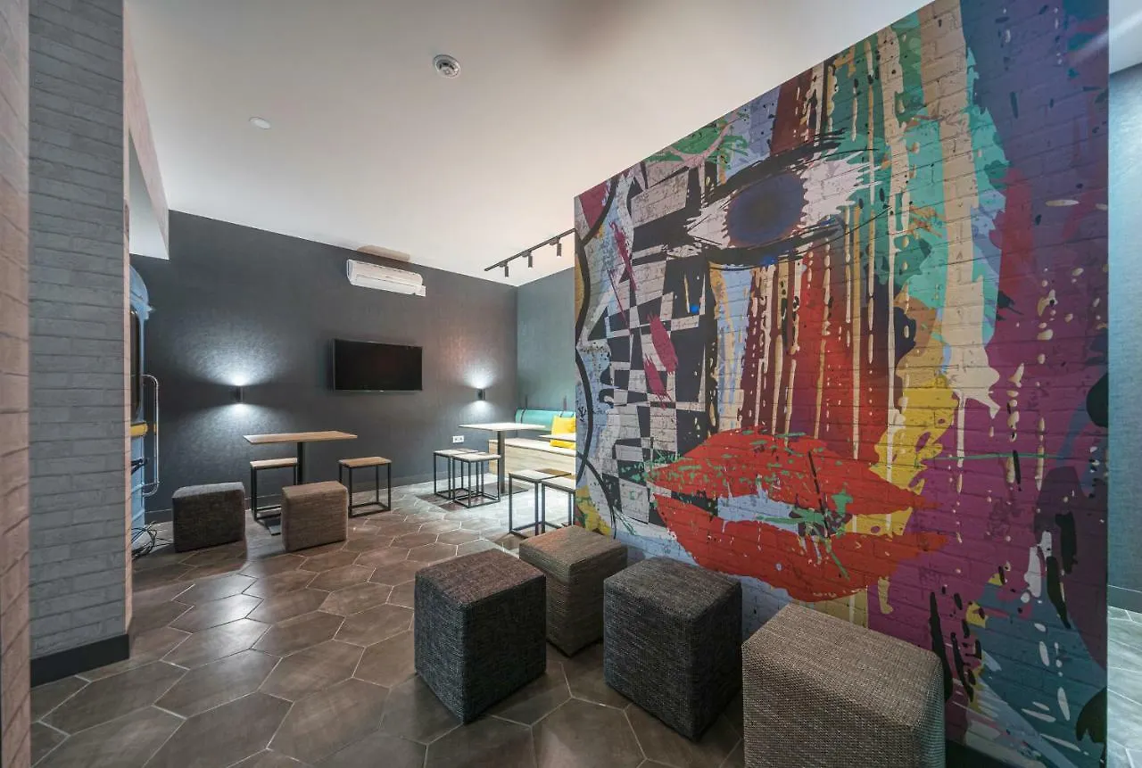 كييف Metro Hostel