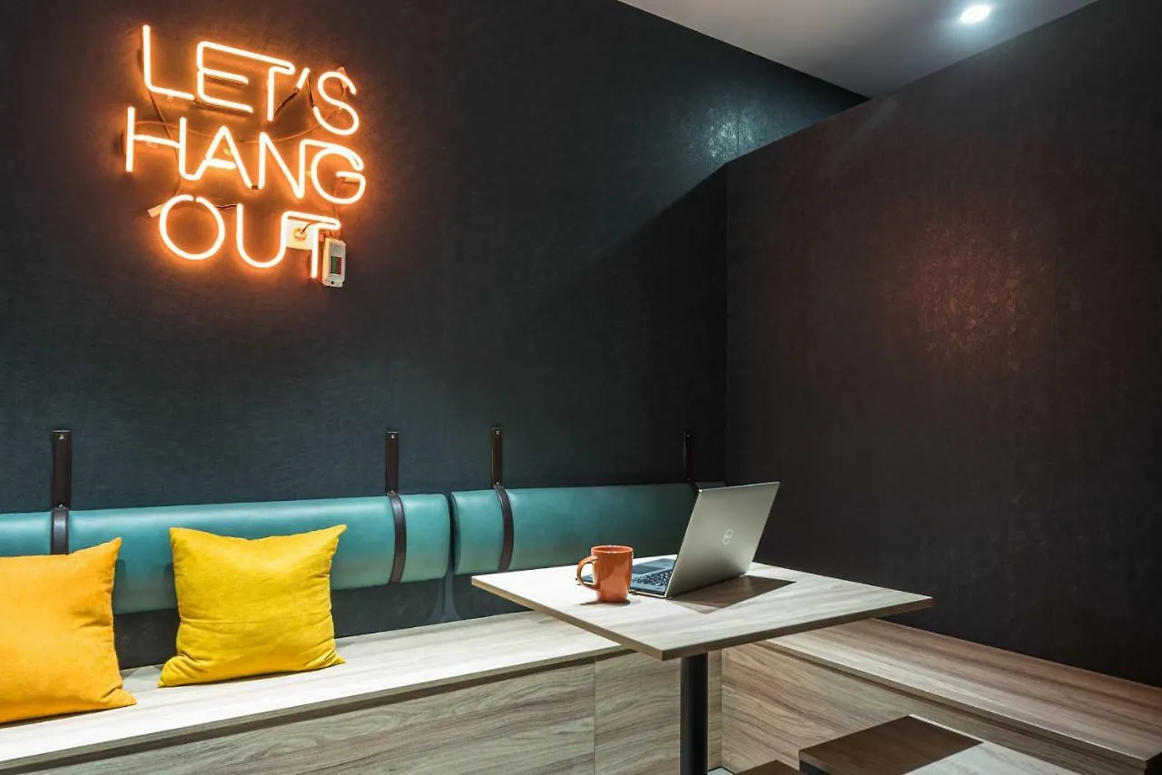 كييف Metro Hostel